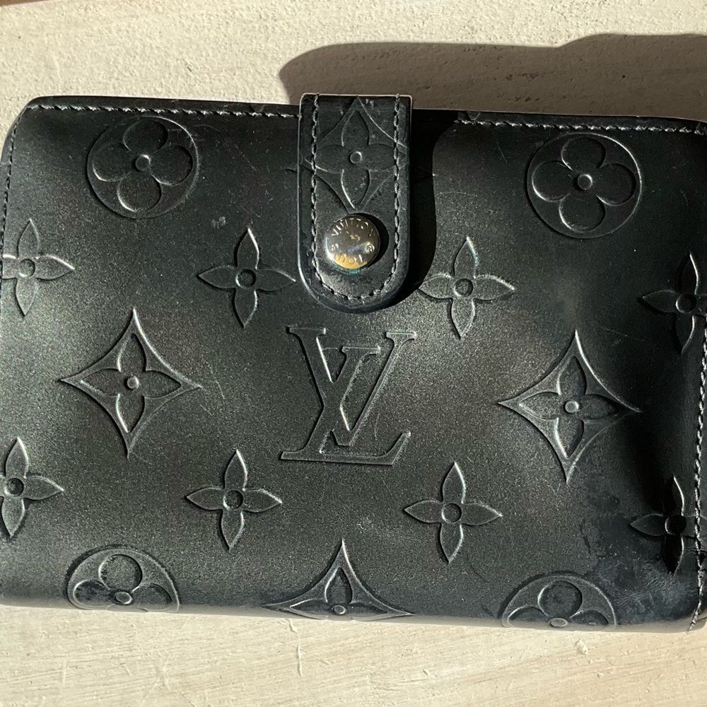 LOUIS VUITTON Mat Monogram French purse wallet Gris